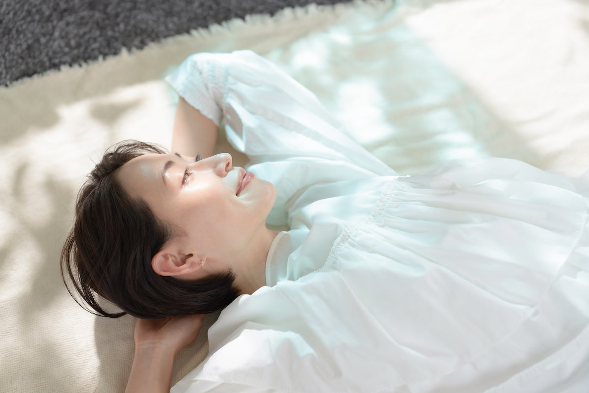 夏の睡眠が乱れる原因とは?快適な眠りをサポートする生活習慣と寝具ケア