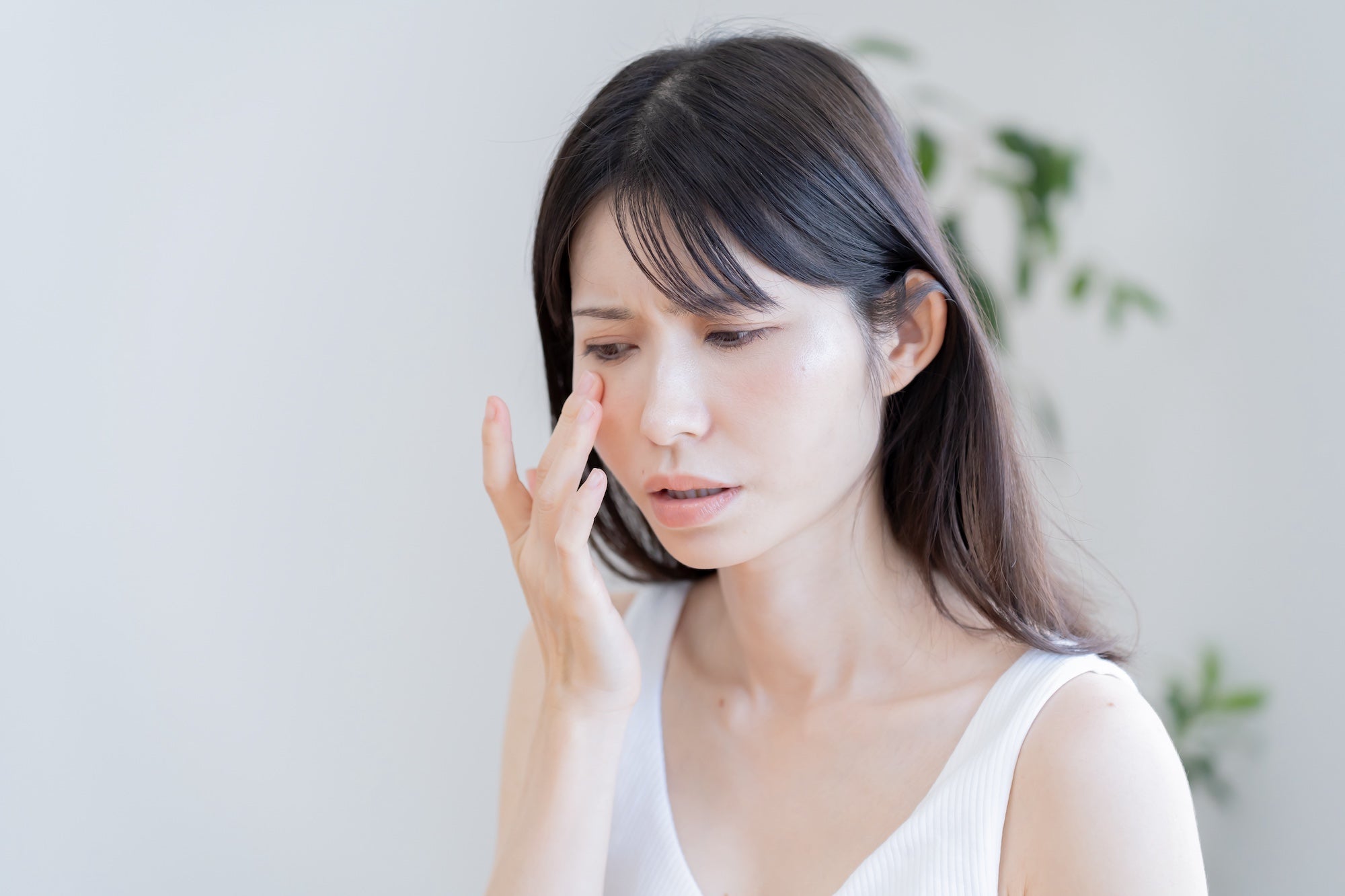 目の下のクマを消す方法とは？原因・特徴・タイプ別の対策を詳しく解説！